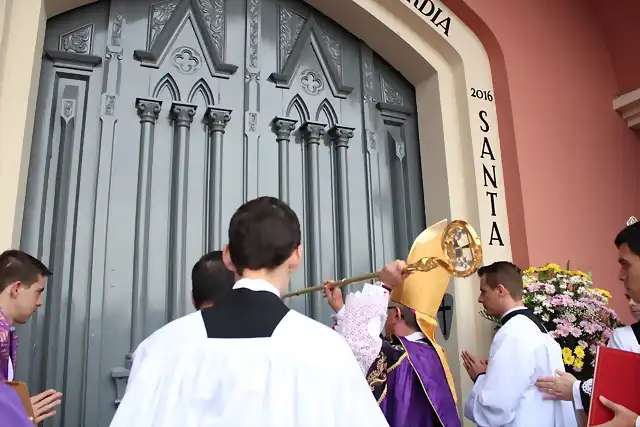 porta santa dom antonio