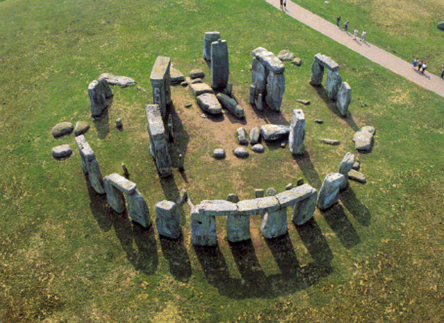 stonehenge (2)