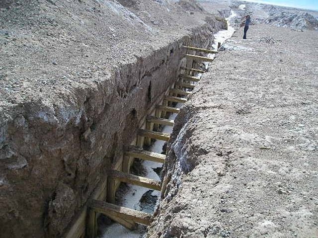 El nacimiento (artificial) del “Río Sal”, hecho por la “Andes Copper Mining”.