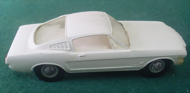 Ford Mustang Fast Back Blanco 9 Ford Mustang Fast Back Blanco 9