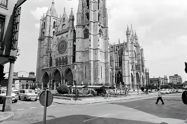 Le?n Catedral c. 1975