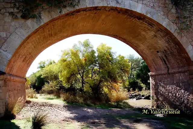 11, bajo el puente 1, marca