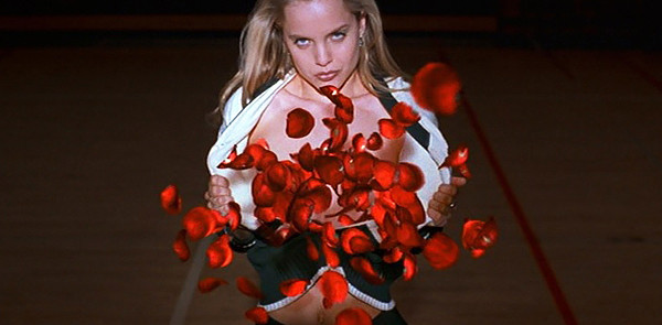 american-beauty-1999-movie-cheerleader-show-angela-hayes-roses-shirt-mena-suvari-review-lester-fantasy