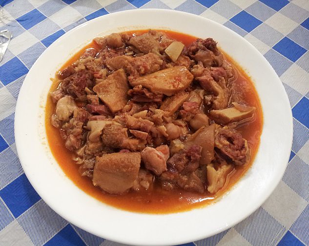 Menudo sevillano