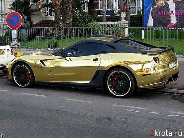 1251614902_1251170019_golden_ferrari_03