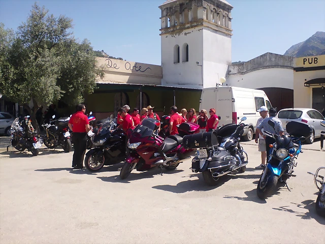 UBRIQUE 004 UBRIQUE 004