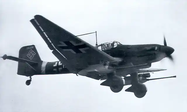 Junkers-Ju-87G2-Stuka-10.(Pz)SG2-(T6+HM)-WNr-494230-Russia-1944-01