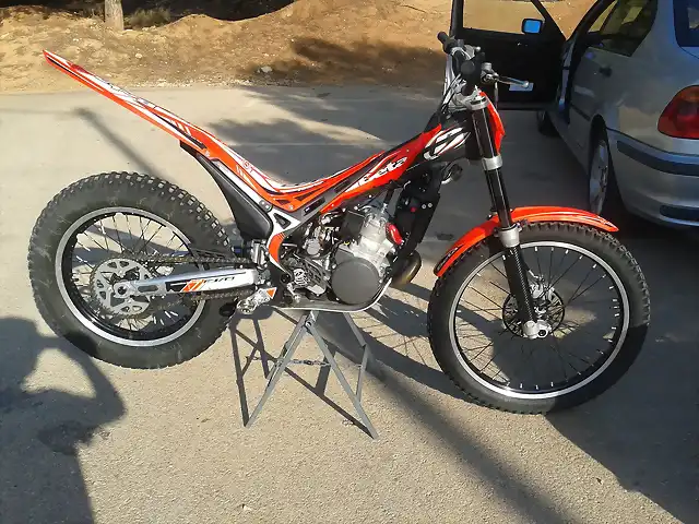 moto lado der beta 12