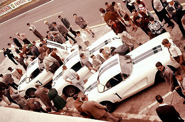 1960 le-mans-class-winning-corvette