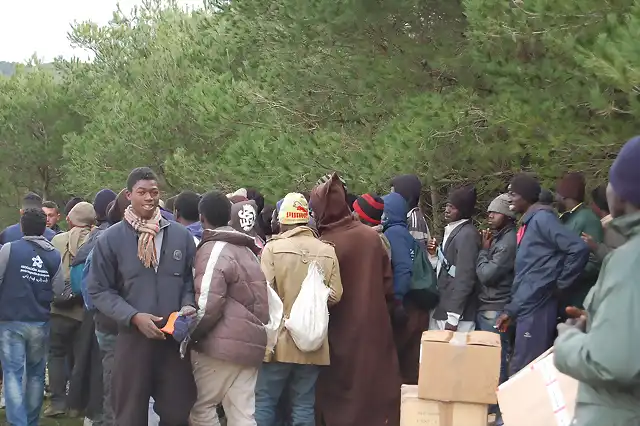 MUNDO UNICO y Asoc. Marroqui ayuda a inmigrantes subsaharaianos-febrero 2015 2015.jpg (54)