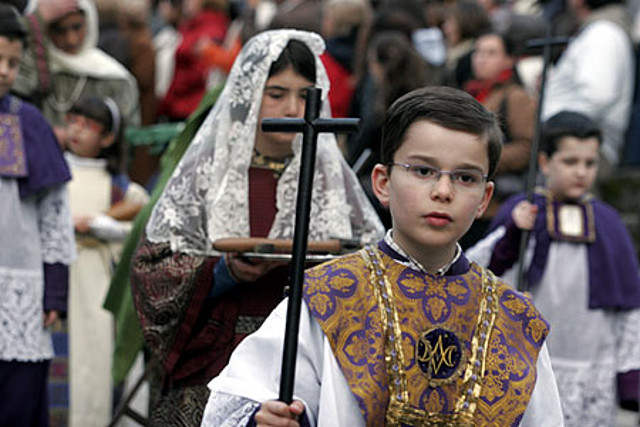 Semana santa compostelana monaguillos