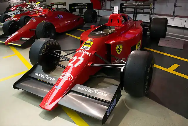 1200px-Ferrari_640_front-left_Museo_Ferrari