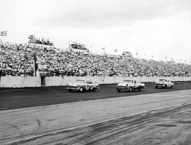 Ford Crown Victoria '56 - 24 Ford Crown Victoria '56 - 24