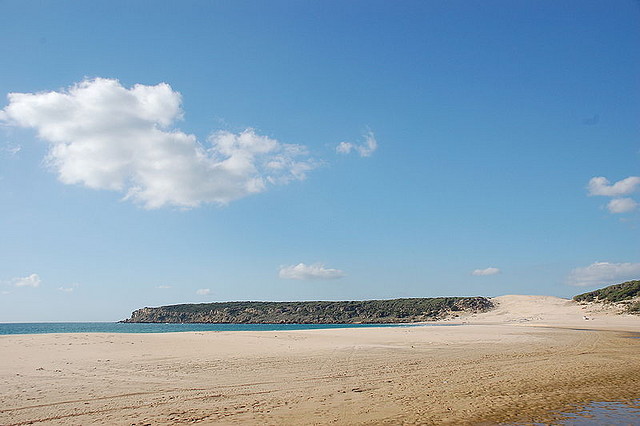 800px-Beach_of_Bolonia_-_006_-_beach