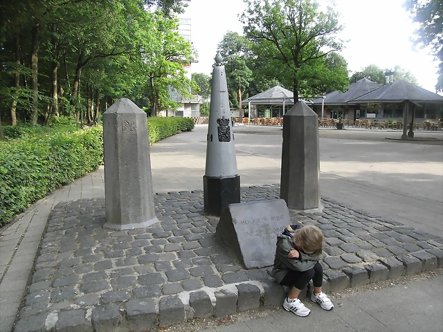 R0013590