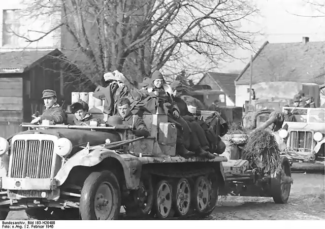 Bundesarchiv_Bild_183-H26408,_R?ckzug_deutscher_Truppen_auf_Breslau