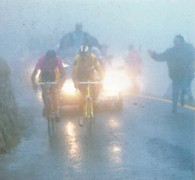 1991 - Giro. Lejarreta y Chioccioli entre la niebla de Monviso