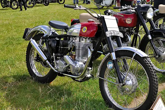 1957         ARIEL  HT3