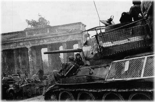 T-34_85 1944 Flattened_183_SmallCopula Berlin_2