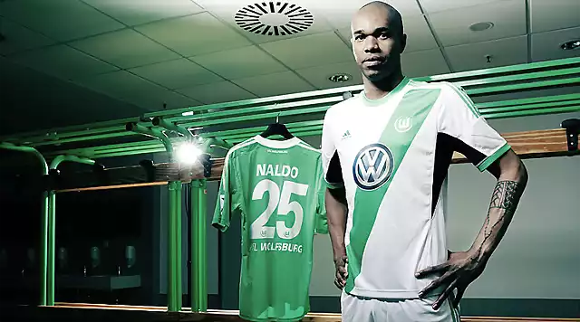 Wolfsburg 13 14 Home Kit Naldo 2