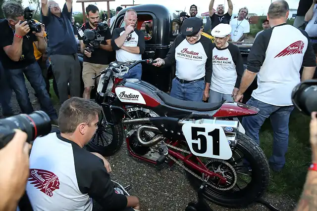 080816-indian-ftr750-flat-track-racer-IND_Flat_Tracker_At_Chip_0073