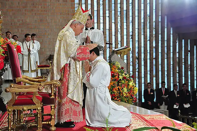 ordenacion_sacerdotal_mario_vera_torreciudad