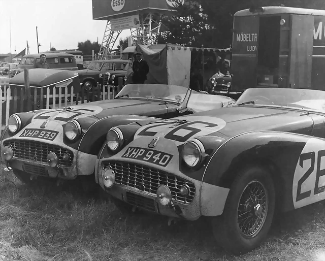 Triumph TR3 - racing #25 & #26 Le Mans '59 Triumph TR3 - racing #25 & #26 Le Mans '59