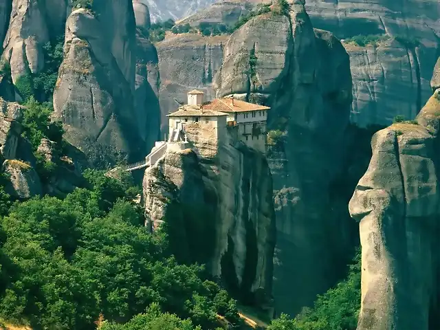 Roussanou_Monastery_Meteora_-_Greece