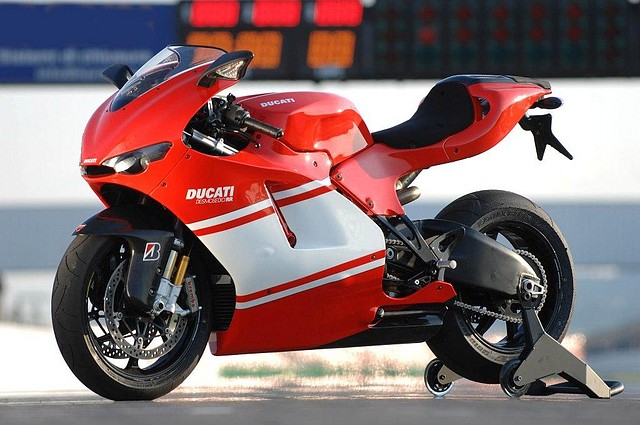 ducati-desmosedici-rr-cir6