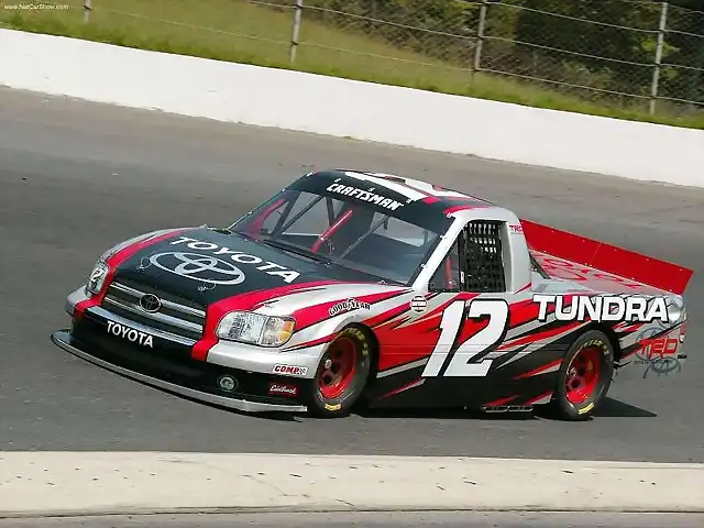 Toyota-Tundra_NASCAR_Craftsman_Series_Truck_2004_800x600_wallpaper_08