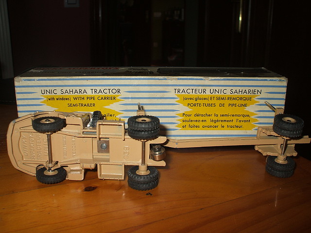 DFinky Toys Tractor Unic Sahara (3)