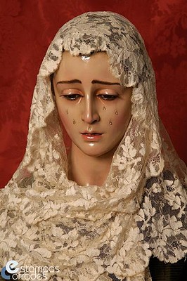 La Virgen de la Esperanza de Almuñecar mantilla