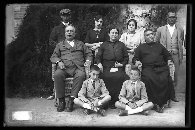 En casa de D. Enrique 1923 J.M. En casa de D. Enrique 1923 J.M.