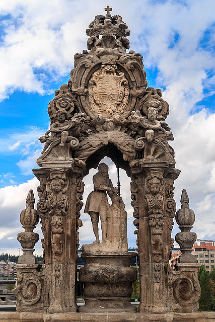 640px-Puente_de_Toledo_-_Hornacina_-_131019_153325