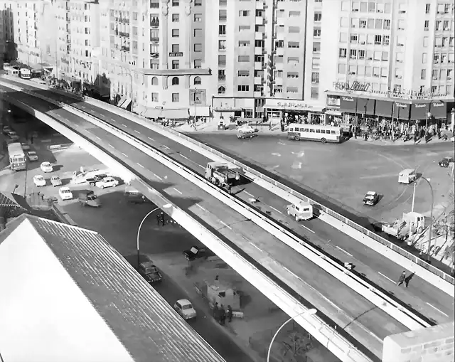 Madrid Glorieta de Cuatro Caminos paso elevado 1970---. tribujaos