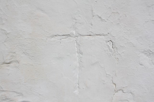 011, 6 cruces en la pared