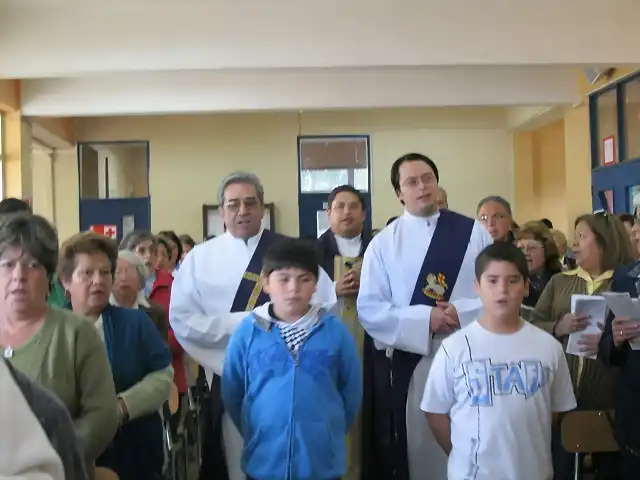 Presentacin de nuevo Diacono en la Parroquia San Juan de Mata (3)