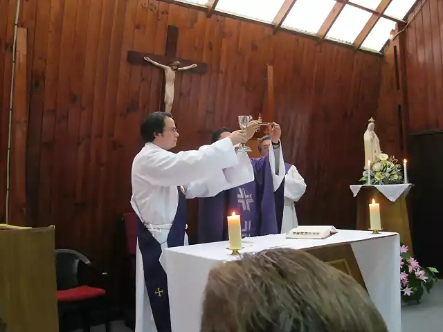 Presentacin de nuevo Diacono en la Parroquia San Juan de Mata (10)
