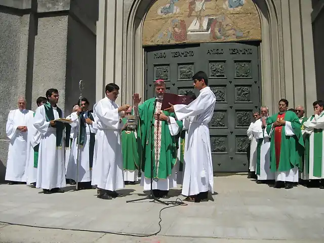 Misa de asuncin de Mons. Pedro Ossandn como administrador apostlico (16)