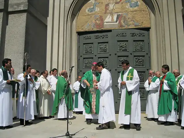 Misa de asuncin de Mons. Pedro Ossandn como administrador apostlico (17)