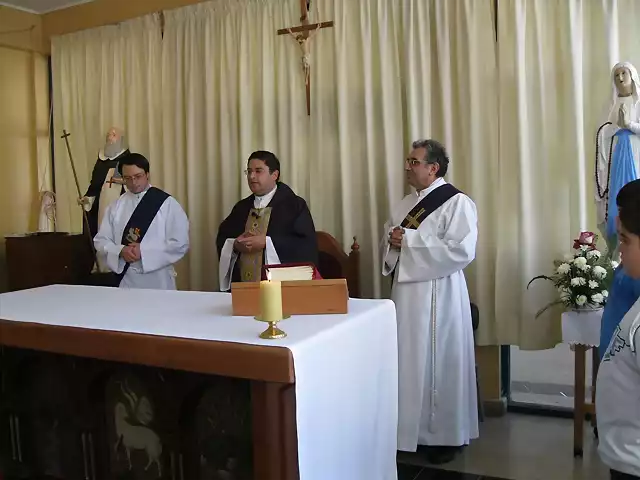 Presentacin de nuevo Diacono en la Parroquia San Juan de Mata (11)