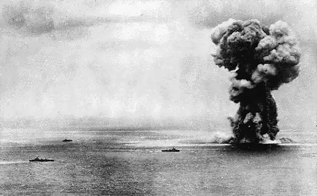 Yamato_battleship_explosion