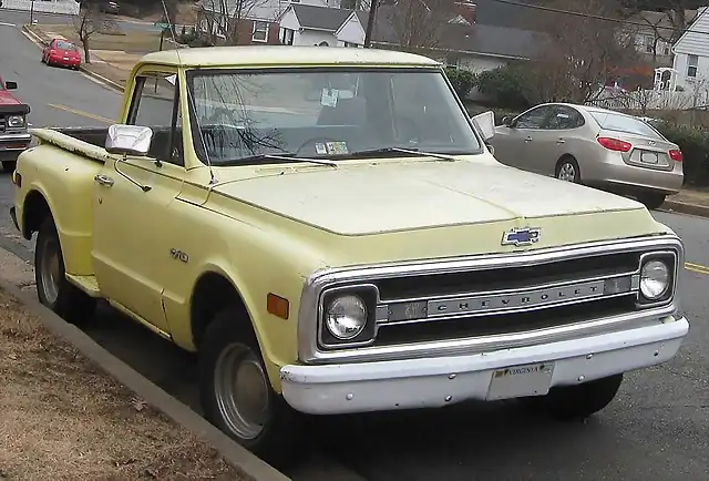 800px-Chevrolet_C-10_pickup