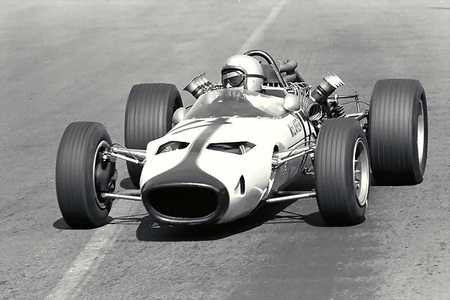 McLaren M2B - Monaco '66 - Bruce McLaren