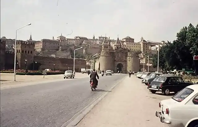 Toledo Puerta Bisagra (2)