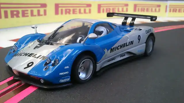 PAGANI ZONDA 2