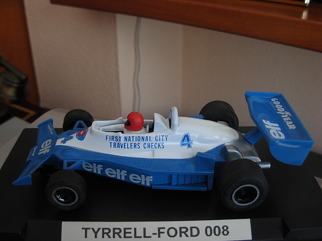 10 TYRRELL-FORD 008