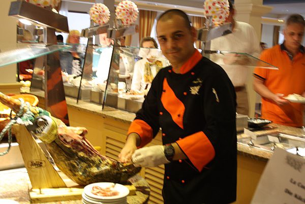 Cortando jamón Cortando jamón