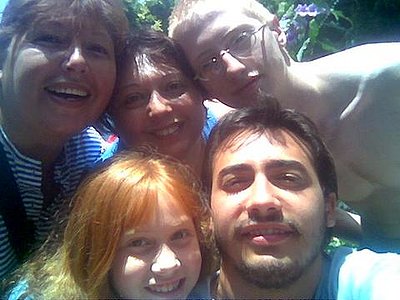 mami con santi, juanjo, marieli y la tia Moni mami con santi, juanjo, marieli y la tia Moni