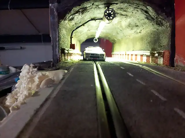 tunel con luzes